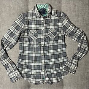 American Eagle Plaid Button Down Shirt